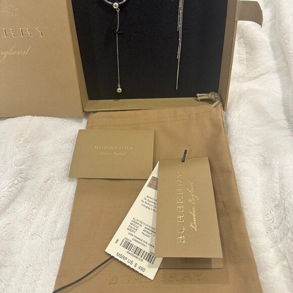 Burberry Glass Pearl Asymmetrical Drop Earring - Picture 4 of 6